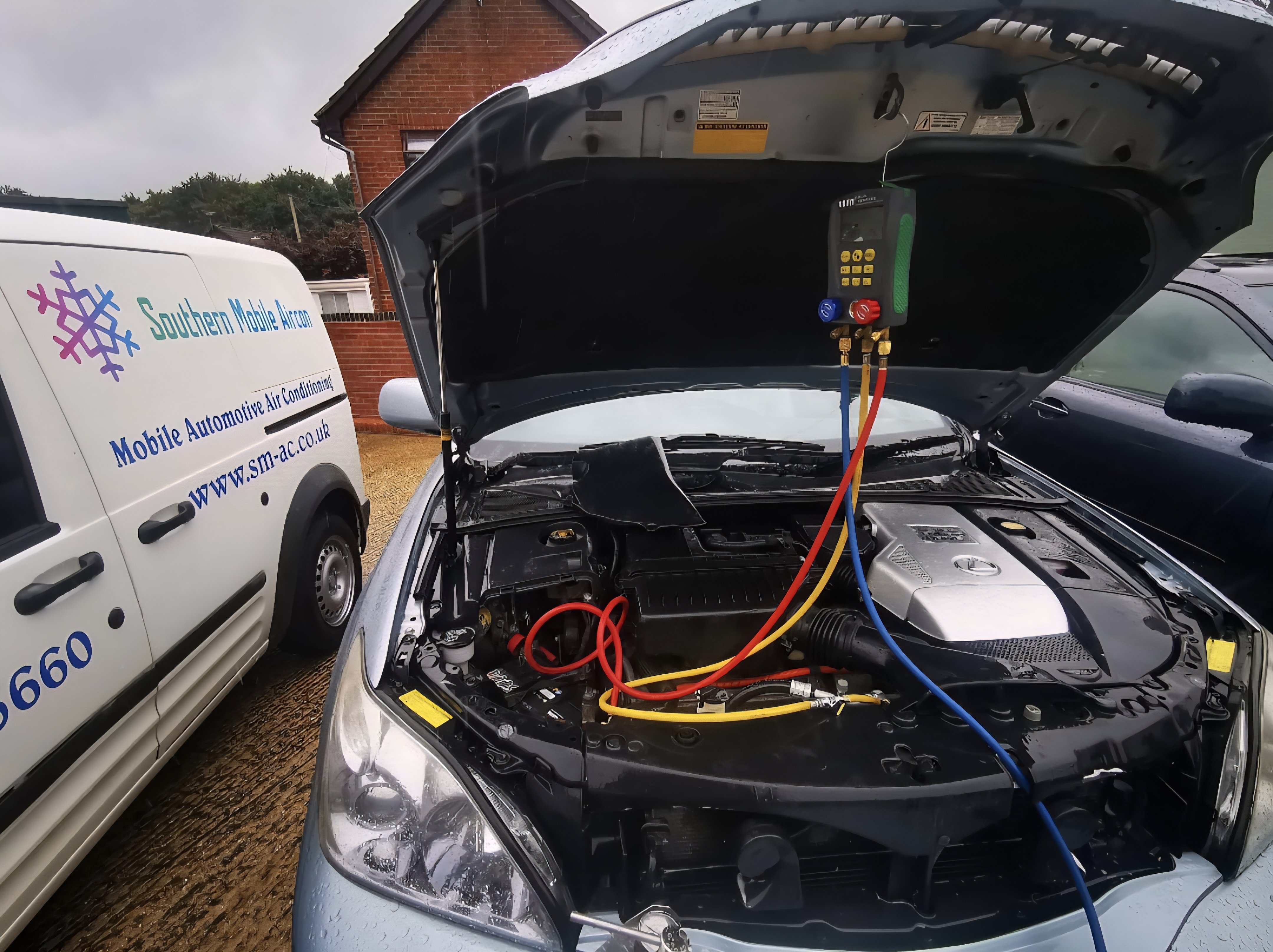 Lexus AC recharge service with Southern Mobile Aircon van